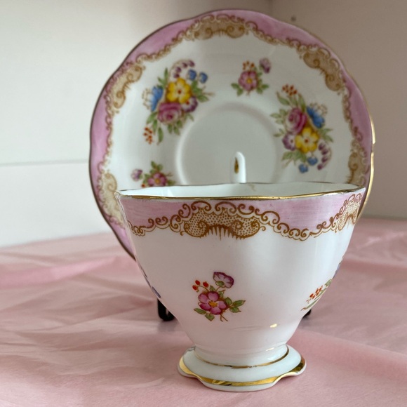 Rare Royal Albert Tea Set with a Pink Border, Scrollwork and Floral Sprays - Picture 8 of 9